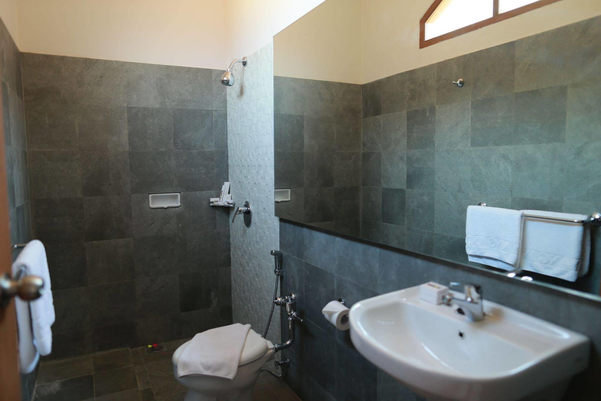Sanghyang Indah Spa Resort Anyer Exterior foto